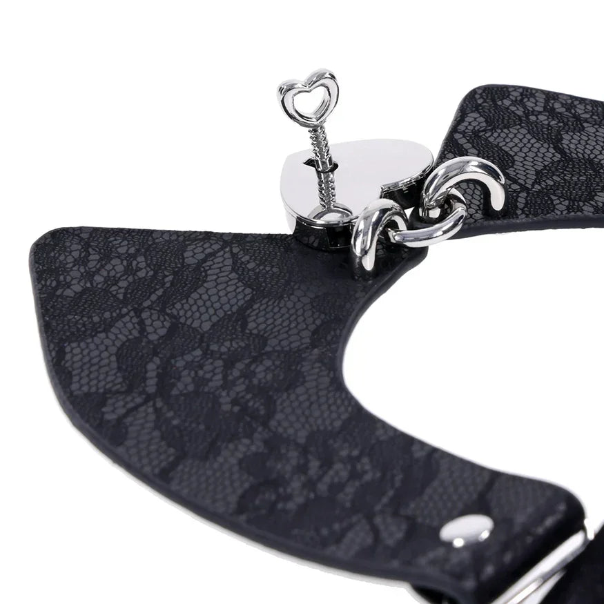 Sportsheets Sex & Mischief Heartbound Lace Day Collar
