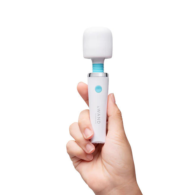Le Wand Classique Mini Wand Massager – Rechargeable Compact Vibrating Wand