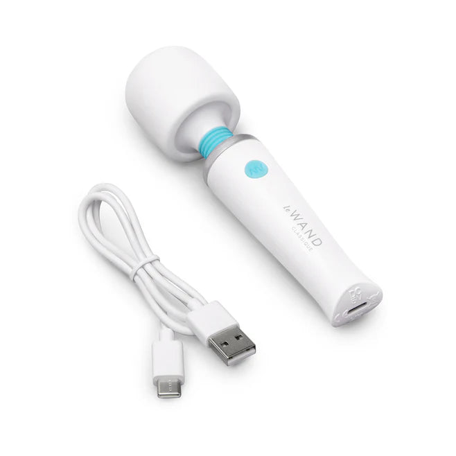 Le Wand Classique Mini Wand Massager – Rechargeable Compact Vibrating Wand